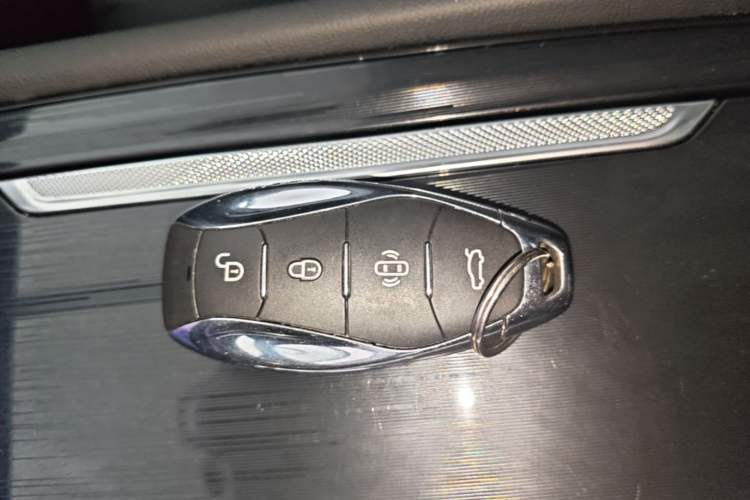 Used Hongqi H5 2023 2.0T Automatic Smart Connect Flagship Edition Interior 1