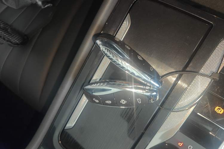 Used Hongqi H5 2023 2.0T Automatic Smart Connect Flagship Edition Interior 1