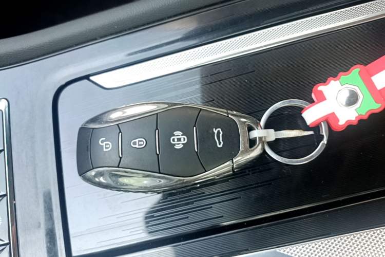 Used Hongqi H5 2023 1.5T DCT Smart Connect Flagship Edition Interior 1