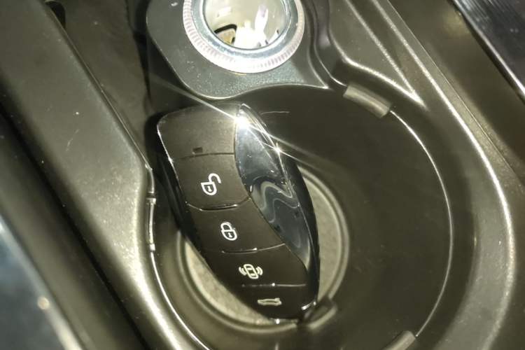 Used Hongqi H5 2023 2.0T Automatic Smart Connect Flagship Edition Interior 1