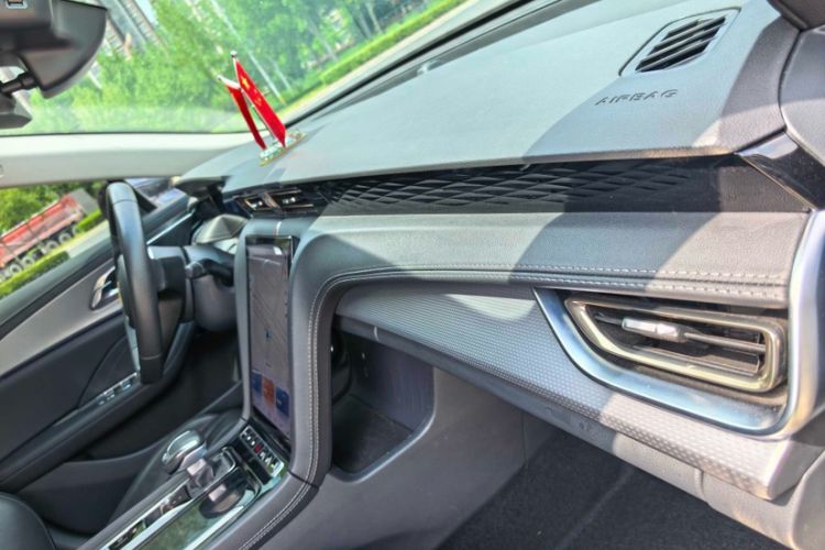 Used Hongqi H5 2023 2.0T Automatic Smart Connect Flagship Edition Interior 11