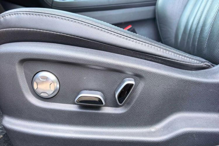 Used Hongqi H5 2023 2.0T Automatic Smart Connect Flagship Edition Interior 12