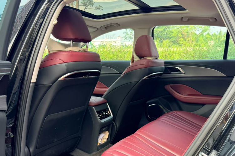 Used Hongqi H5 2023 2.0T Automatic Smart Connect Flagship Edition Interior 2