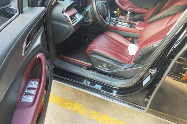 Used Hongqi H5 2023 1.5T DCT Smart Connect Flagship Edition Interior 3