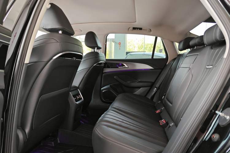Used Hongqi H5 2023 2.0T Automatic Smart Connect Flagship Edition Interior 3