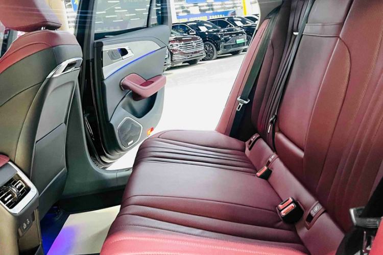 Used Hongqi H5 2023 2.0T Automatic Smart Connect Flagship Edition Interior 3