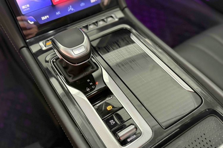 Used Hongqi H5 2023 2.0T Automatic Smart Connect Flagship Edition Interior 4