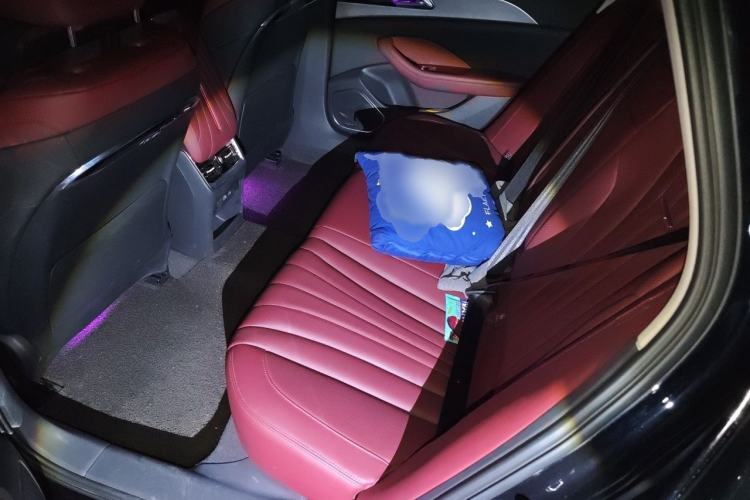 Used Hongqi H5 2023 2.0T Automatic Smart Connect Flagship Edition Interior 4