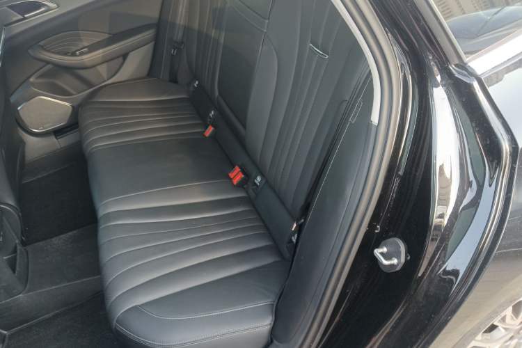 Used Hongqi H5 2023 2.0T Automatic Smart Connect Flagship Edition Interior 4