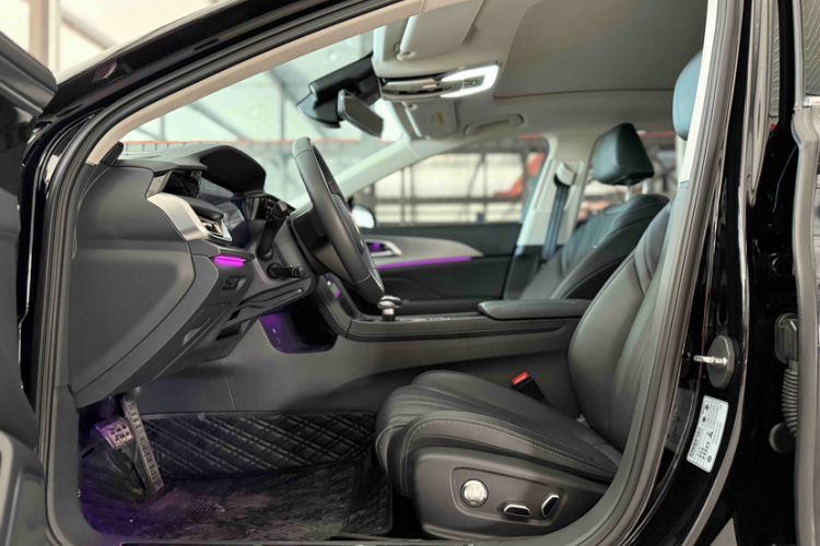 Used Hongqi H5 2023 2.0T Automatic Smart Connect Flagship Edition Interior 5