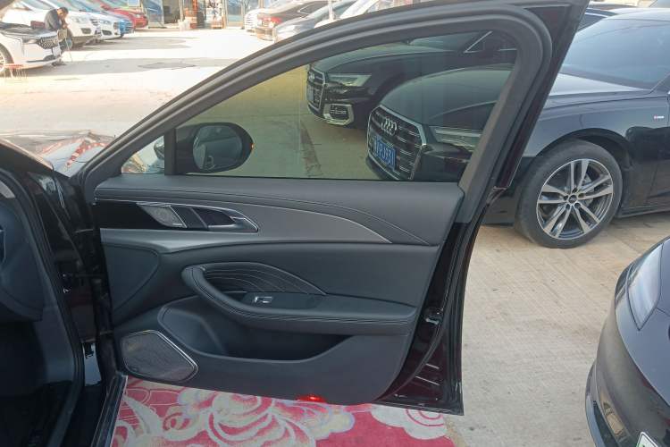 Used Hongqi H5 2023 2.0T Automatic Smart Connect Flagship Edition Interior 5