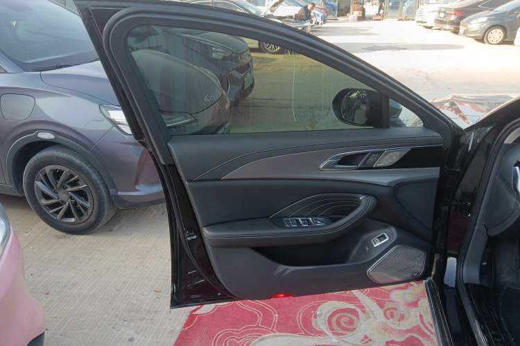 Used Hongqi H5 2023 2.0T Automatic Smart Connect Flagship Edition Interior 7