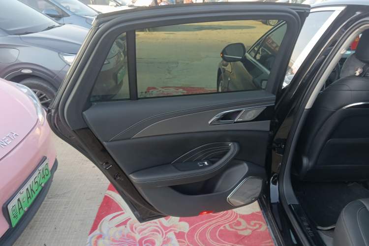 Used Hongqi H5 2023 2.0T Automatic Smart Connect Flagship Edition Interior 8