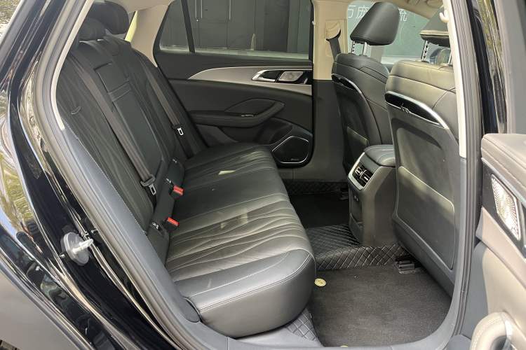 Used Hongqi H5 2023 2.0T Automatic Smart Connect Flagship Edition Interior 9