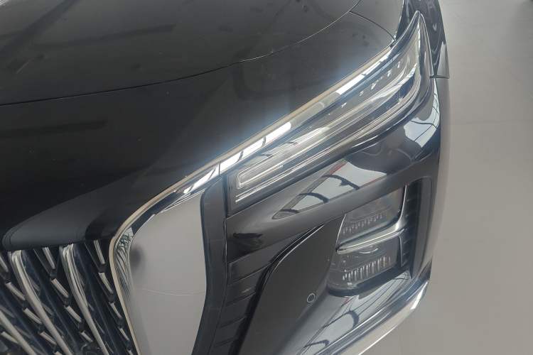 Used Hongqi H5 2023 2.0T Automatic Smart Connect Flagship Edition Left Front Headlight