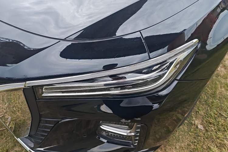 Used Hongqi H5 2023 2.0T Automatic Smart Connect Flagship Edition Left Front Headlight