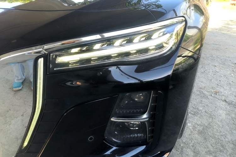 Used Hongqi H5 2023 2.0T Automatic Smart Connect Flagship Edition Left Front Headlight