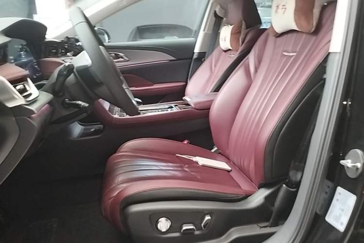 Used Hongqi H5 2023 2.0T Automatic Smart Connect Flagship Edition Left Front Seat