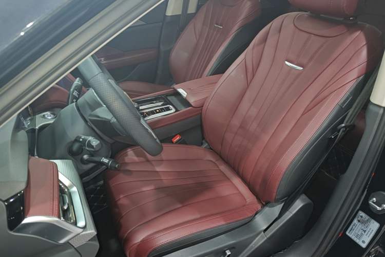 Used Hongqi H5 2023 1.5T DCT Smart Connect Flagship Edition Left Front Seat