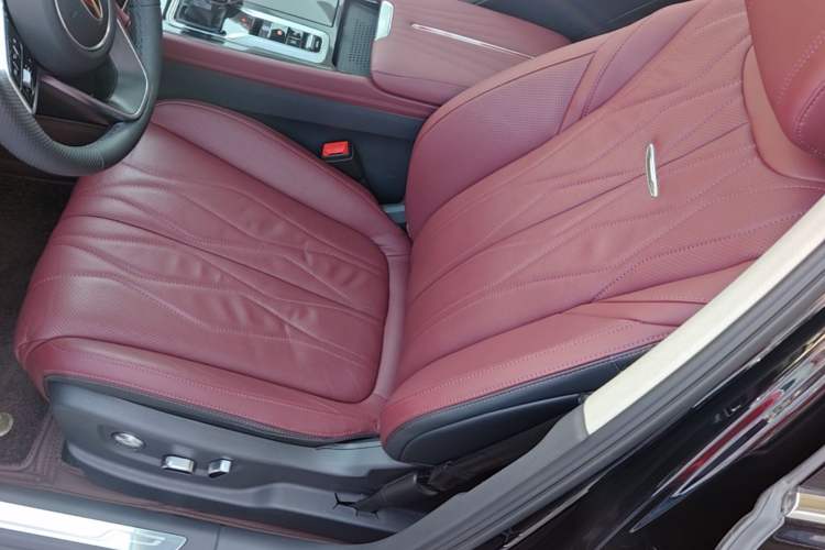 Used Hongqi H5 2023 2.0T Automatic Smart Connect Flagship Edition Left Front Seat