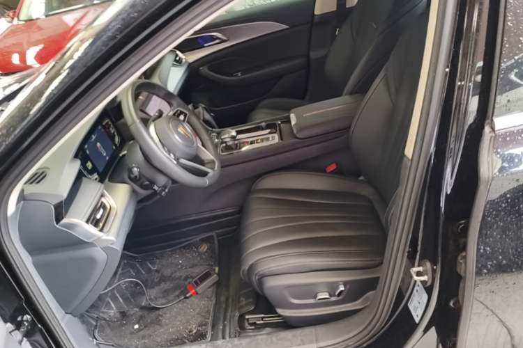 Used Hongqi H5 2023 2.0T Automatic Smart Connect Flagship Edition Left Front Seat