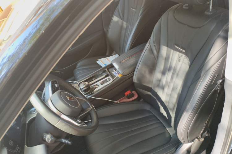 Used Hongqi H5 2023 2.0T Automatic Smart Connect Flagship Edition Left Front Seat