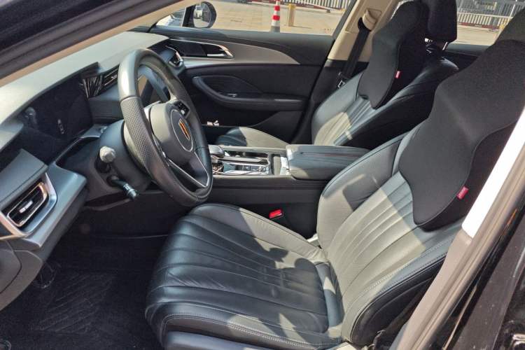 Used Hongqi H5 2023 2.0T Automatic Smart Connect Flagship Edition Left Front Seat
