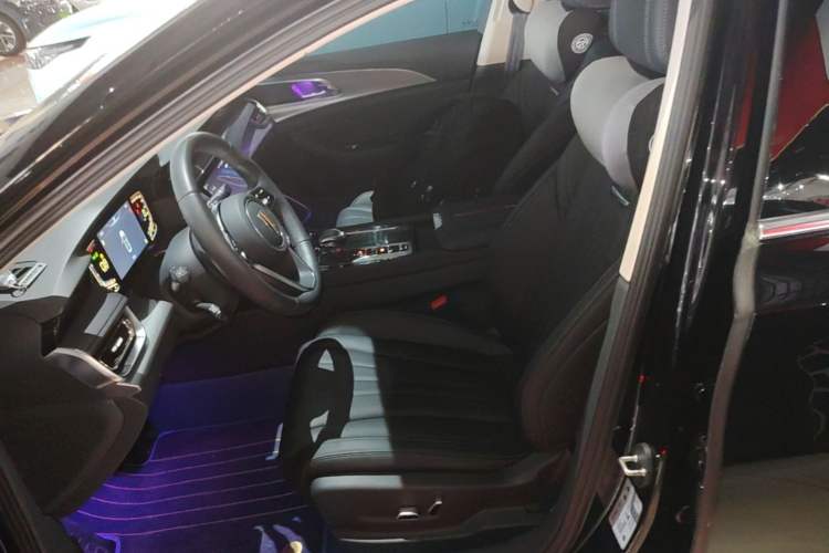 Used Hongqi H5 2023 2.0T Automatic Smart Connect Flagship Edition Left Front Seat