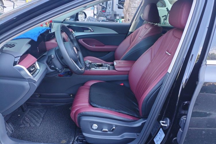 Used Hongqi H5 2023 2.0T Automatic Smart Connect Flagship Edition Left Front Seat