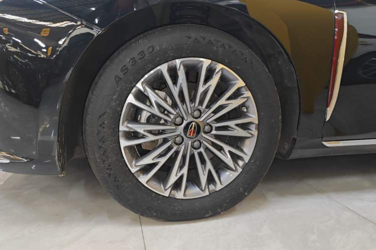 Used Hongqi H5 2023 1.5T DCT Smart Connect Flagship Edition Left Front Wheel Hub