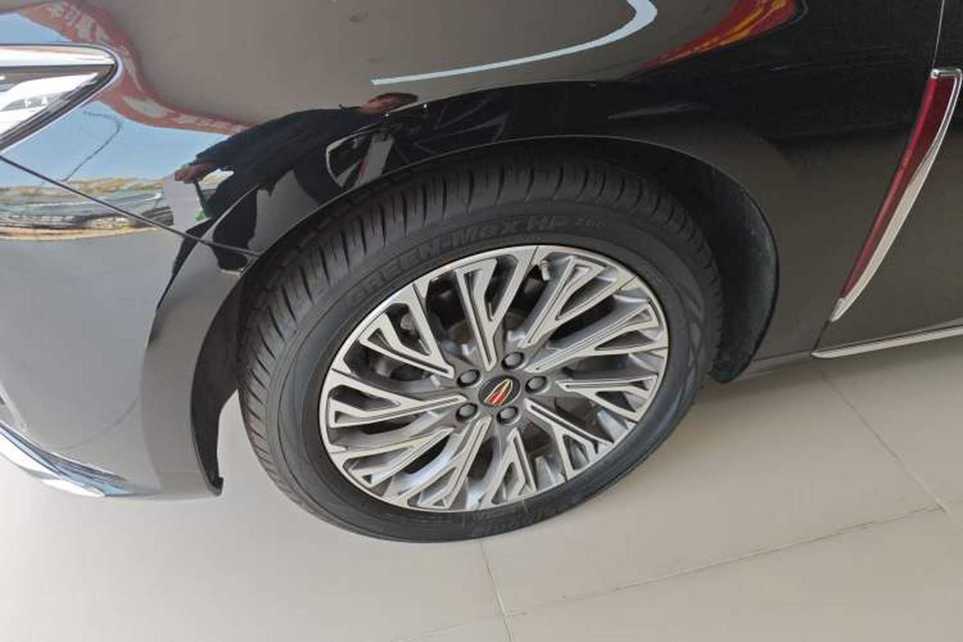 Used Hongqi H5 2023 2.0T Automatic Smart Connect Flagship Edition Left Front Wheel Hub