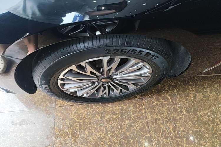 Used Hongqi H5 2023 1.5T DCT Smart Connect Flagship Edition Left Front Wheel Hub