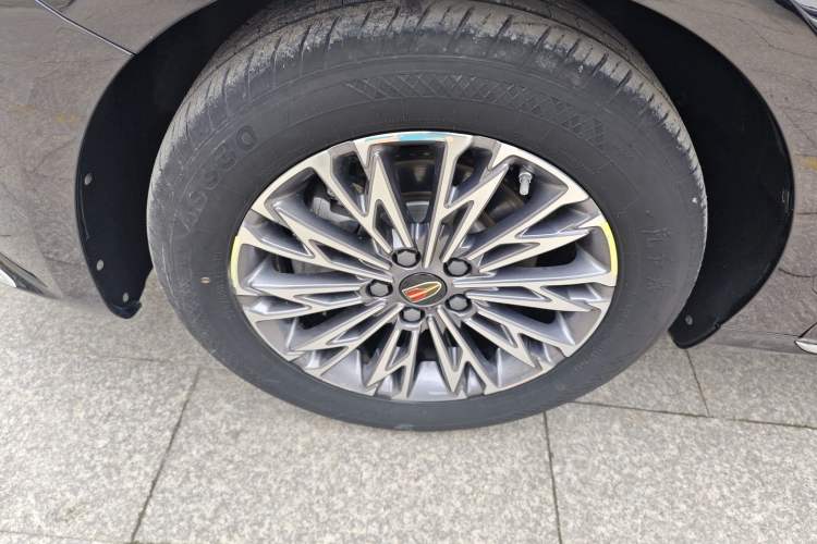 Used Hongqi H5 2023 1.5T DCT Smart Connect Flagship Edition Left Front Wheel Hub
