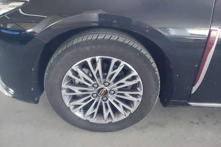 Used Hongqi H5 2023 1.5T DCT Smart Connect Flagship Edition Left Front Wheel Hub