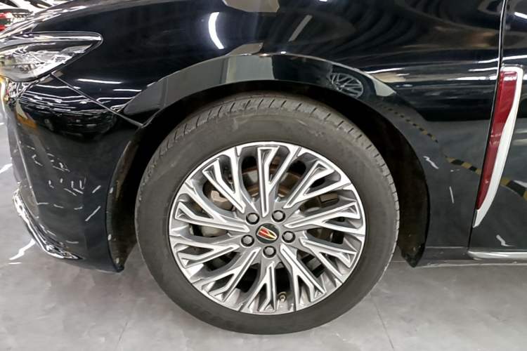 Used Hongqi H5 2023 2.0T Automatic Smart Connect Flagship Edition Left Front Wheel Hub