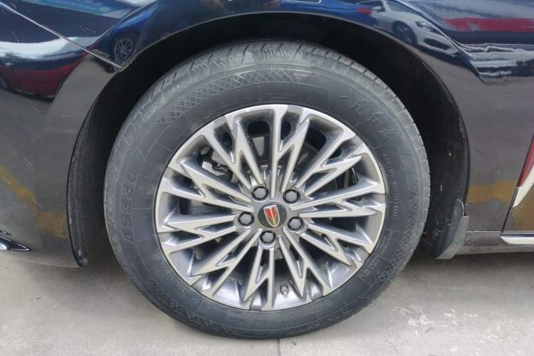 Used Hongqi H5 2023 1.5T DCT Smart Connect Flagship Edition Left Front Wheel Hub