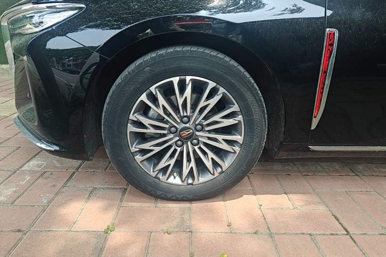Used Hongqi H5 2023 2.0T Automatic Smart Connect Flagship Edition Left Front Wheel Hub
