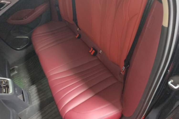 Used Hongqi H5 2023 2.0T Automatic Smart Connect Flagship Edition Left Rear Seat