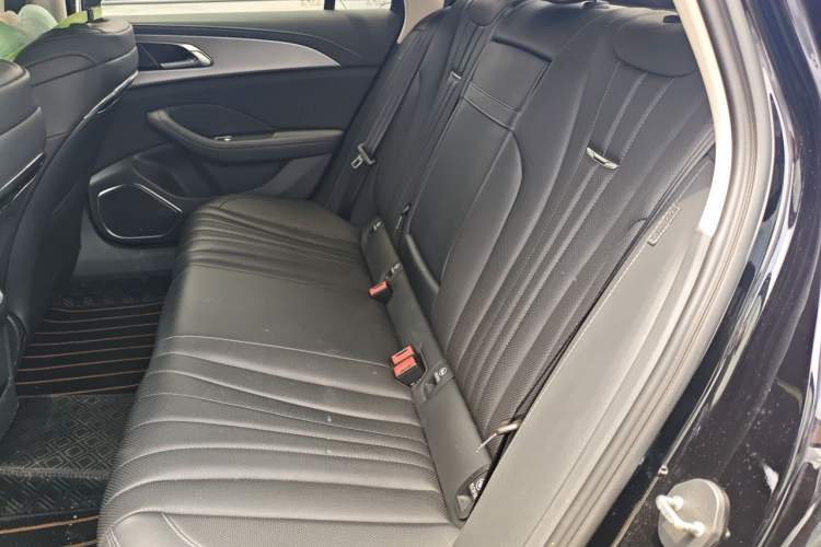 Used Hongqi H5 2023 2.0T Automatic Smart Connect Flagship Edition Left Rear Seat