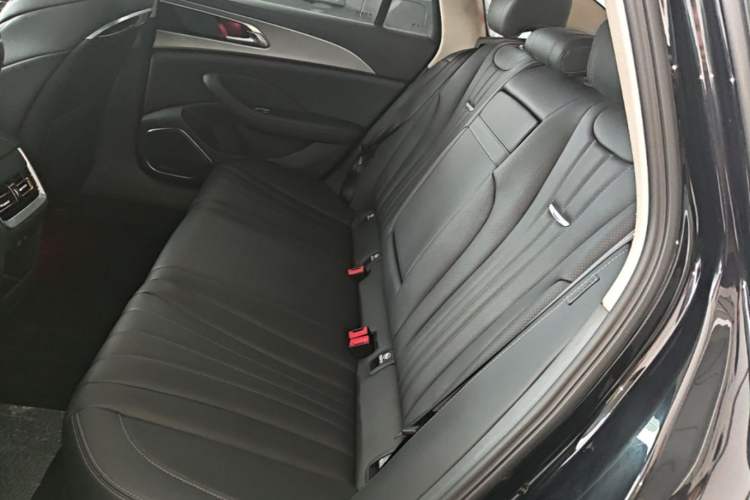 Used Hongqi H5 2023 2.0T Automatic Smart Connect Flagship Edition Left Rear Seat