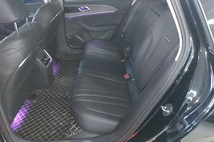 Used Hongqi H5 2023 2.0T Automatic Smart Connect Flagship Edition Left Rear Seat