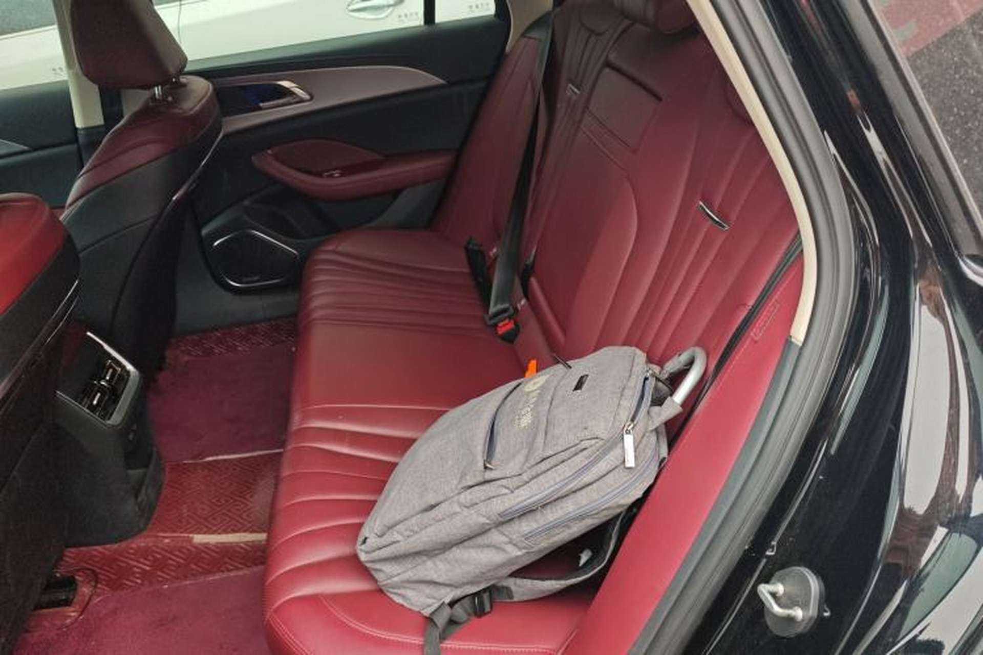 Used Hongqi H5 2023 2.0T Automatic Smart Connect Flagship Edition Left Rear Seat