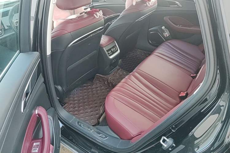 Used Hongqi H5 2023 2.0T Automatic Smart Connect Flagship Edition Left Rear Seat