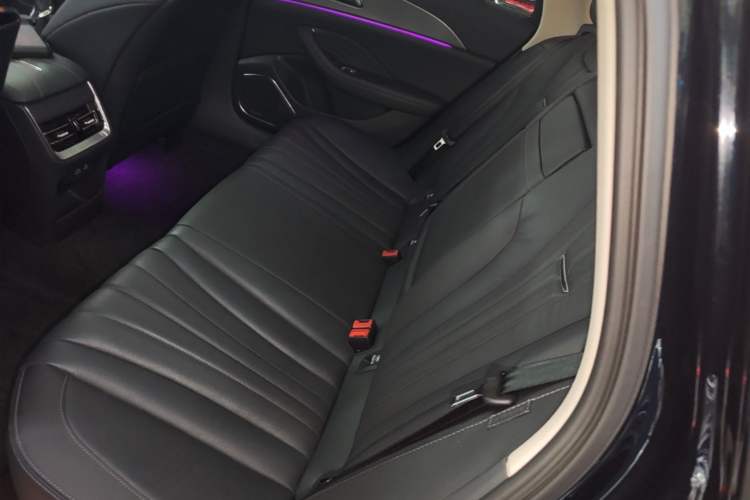 Used Hongqi H5 2023 2.0T Automatic Smart Connect Flagship Edition Left Rear Seat