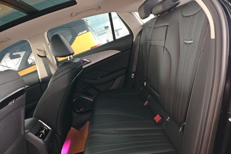 Used Hongqi H5 2023 2.0T Automatic Smart Connect Flagship Edition Left Rear Seat