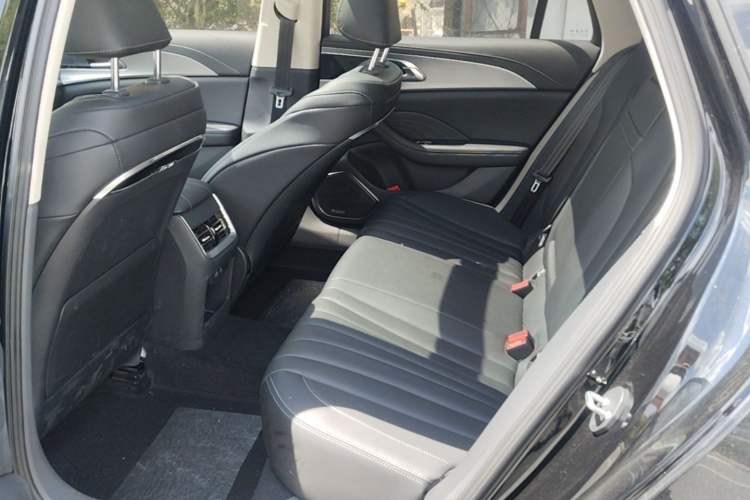Used Hongqi H5 2023 2.0T Automatic Smart Connect Flagship Edition Left Rear Seat