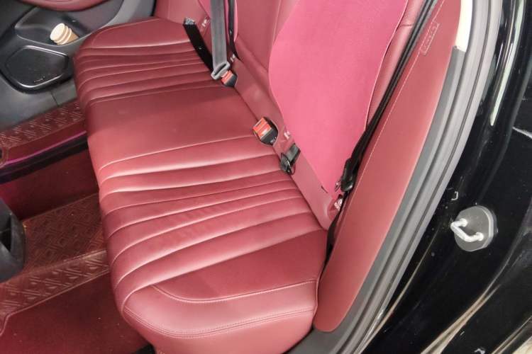 Used Hongqi H5 2023 2.0T Automatic Smart Connect Flagship Edition Left Rear Seat