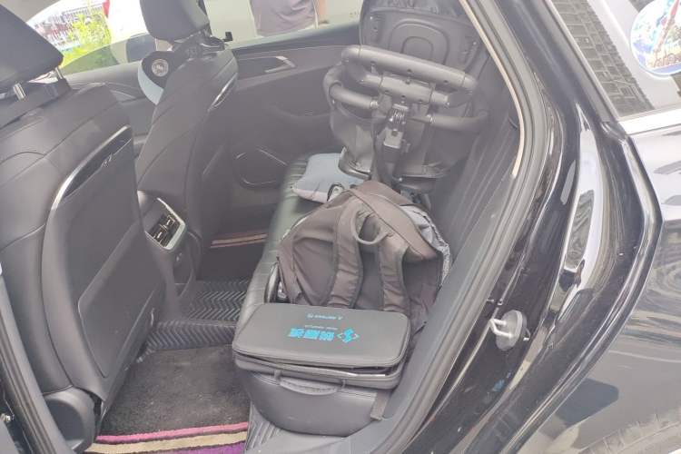 Used Hongqi H5 2023 2.0T Automatic Smart Connect Flagship Edition Left Rear Seat