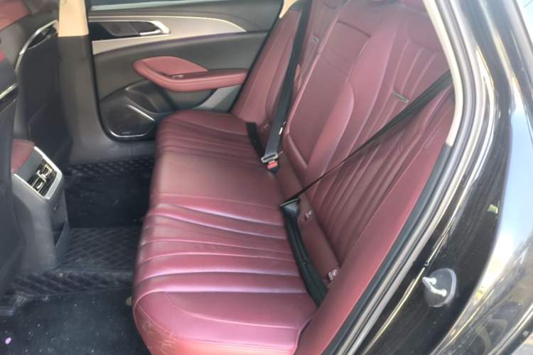Used Hongqi H5 2023 2.0T Automatic Smart Connect Flagship Edition Left Rear Seat