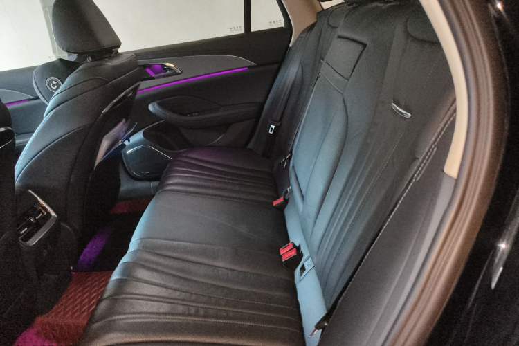 Used Hongqi H5 2023 2.0T Automatic Smart Connect Flagship Edition Left Rear Seat